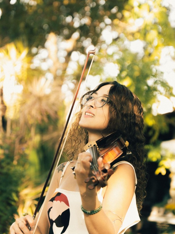 Camila, professora de violino em Belo Horizonte